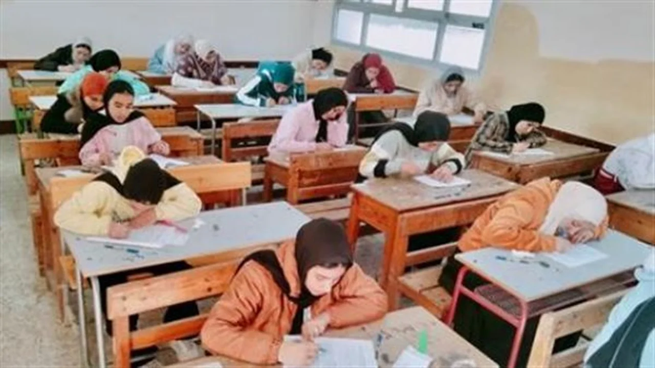 نتائج الشهادة الإعدادية.. تعليم القليوبية تنتهي من رصد الدرجات وتحدد موعد ظهورها للطلاب